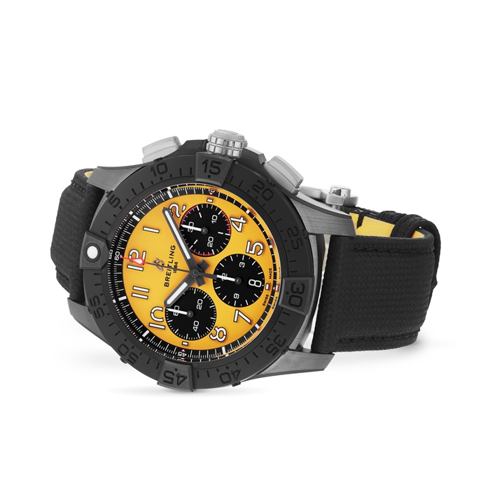 Breitling Avenger B01 Cronografo 44mm Missione Notturna Orologio da Uomo Giallo Pelle Nera SB0147101I1X2 - immagine 3
