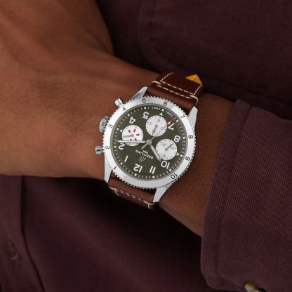 Breitling Classic AVI Cronografo 42 Curtiss P-40 Warhawk Orologio con cinturino in pelle A233802A1L1X1 - immagine 3