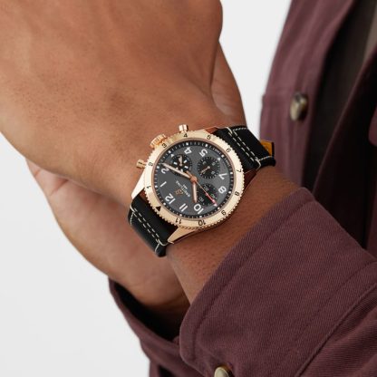 Breitling Classic AVI Cronografo 42 P-51 Mustang Cinturino in pelle oro rosso 18 carati Orologio R233801A1B1X1 - immagine 3