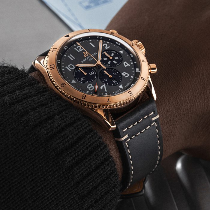 Breitling Super AVI B04 Cronografo GMT 46 P-51 Mustang Orologio RB04451A1B1X1 - immagine 5
