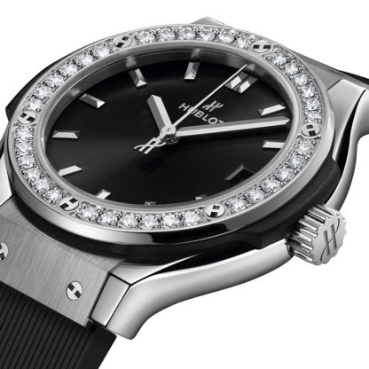 Hublot Classic Fusion Orologio da donna in titanio con diamanti 33 mm Nero 581.NX.1470.RX.1104 - immagine 3
