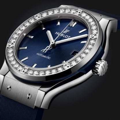 Hublot Classic Fusion Orologio da donna in titanio con diamanti blu 38 mm 565.NX.7170.RX.1204 - immagine 3