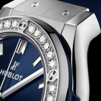 Hublot Classic Fusion Orologio da donna in titanio con diamanti blu 38 mm 565.NX.7170.RX.1204 - immagine 4