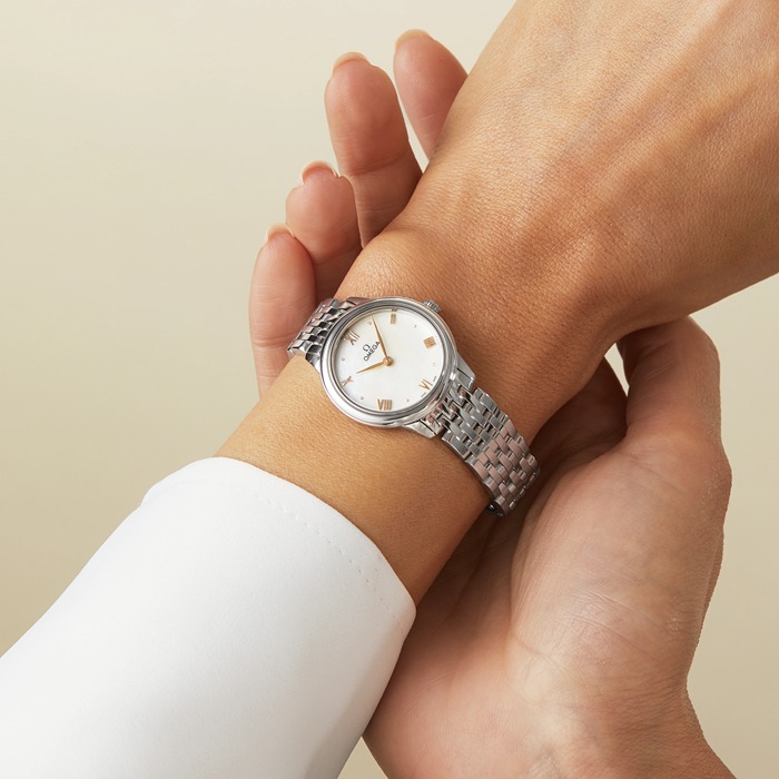 Omega De Ville Prestige Quarzo 27,5 mm Donna Orologio Bianco O43410286005001 - immagine 2