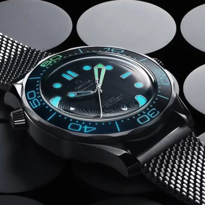 Omega James Bond 007 60° Anniversario Seamaster Diver 300m Co-Axial Master Chronometer 42mm O21030422003002 - immagine 5