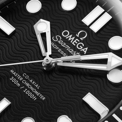 Omega Seamaster Diver 300M Quadrante Nero 42mm Orologio Automatico Uomo O21032422001003 - immagine 4