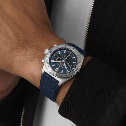 Orologio Breitling Chronomat B01 Chronograph 42mm Uomo Gomma Blu AB0134101C1S1 - immagine 5