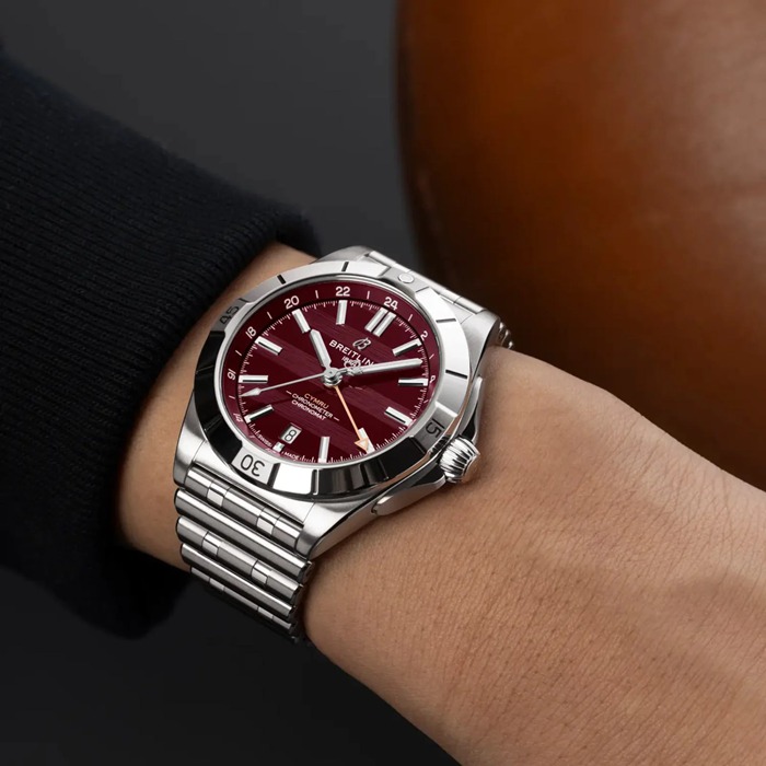 Orologio Breitling Chronomat GMT Sei Nazioni Galles Edizione Limitata 40mm Uomo A323988B1K1A1 - immagine 5