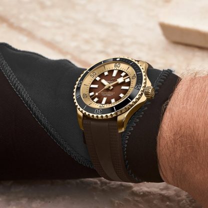 Orologio Breitling Superocean Automatic 44 in bronzo N17376201Q1S1 - immagine 5