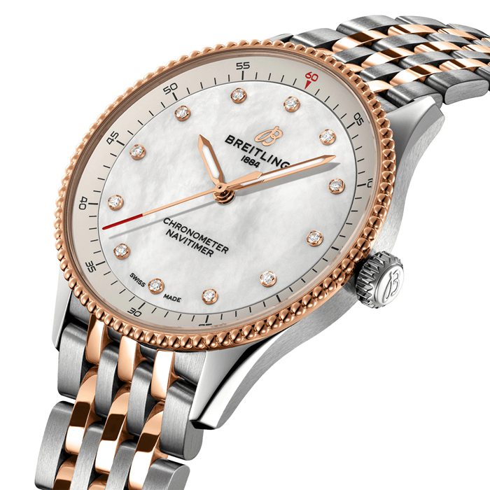 Orologio da donna Breitling Navitimer 32 mm Madreperla bianca in acciaio inossidabile e oro rosso 18 carati U77320E61A1U1 - immagine 3