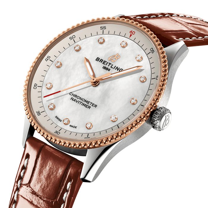 Orologio da donna Breitling Navitimer 32mm Bianco Madreperla Alligatore U77320E61A1P1 - immagine 3