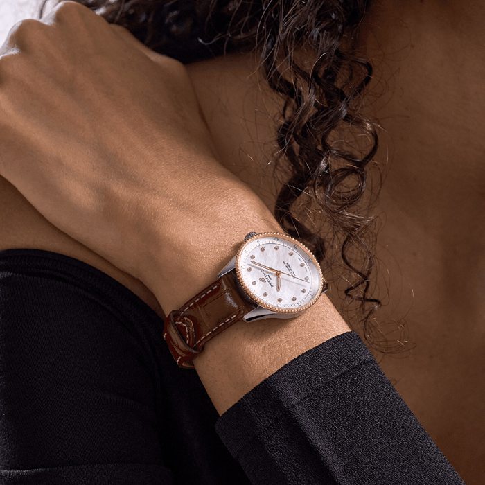 Orologio da donna Breitling Navitimer 32mm Bianco Madreperla Alligatore U77320E61A1P1 - immagine 5