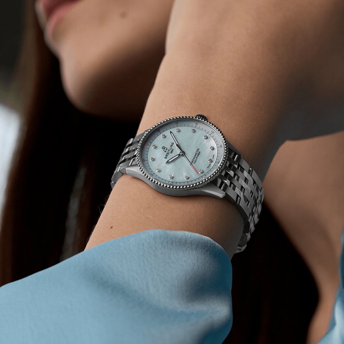 Orologio da donna Breitling Navitimer 32mm Blu Madreperla A77320171C1A1 - immagine 5