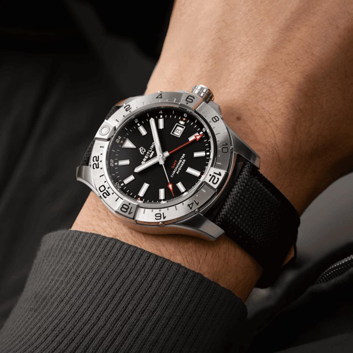 Orologio da uomo Breitling Avenger Automatic GMT 44mm Pelle nera A320101B1X1 - immagine 5