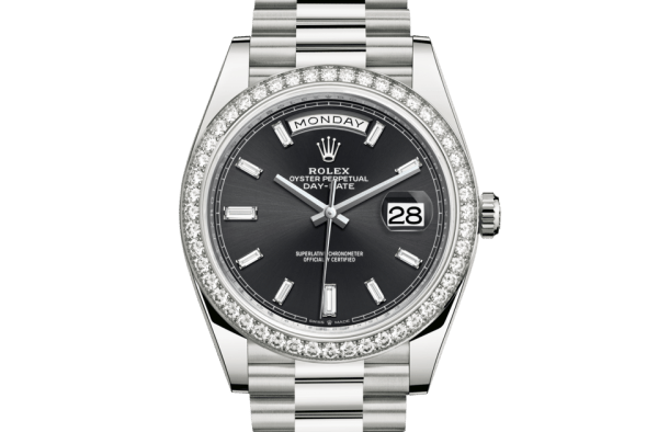 Replica Rolex Day-Date 40 Oyster 40 mm oro bianco e diamanti 228349RBR