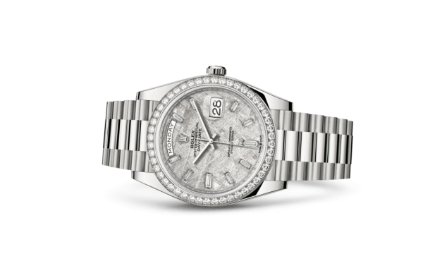 Replica Rolex Day-Date 40 Oyster 40 mm oro bianco e diamanti 228349RBR - immagine 2