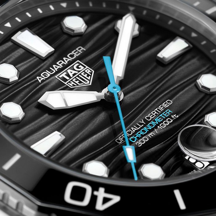 TAG Heuer Aquaracer Professional 300 Date 42mm Orologio da uomo in gomma nera WBP5110.FT6257 - immagine 3